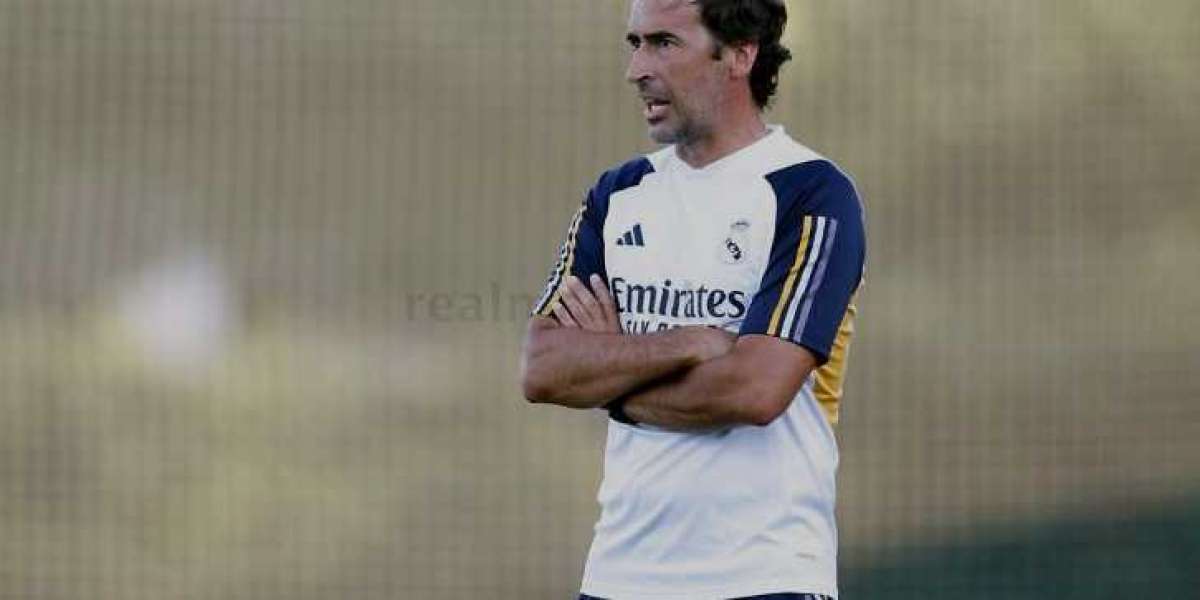 A Real Madrid edzői versengenek Raul bizonytalanságáért