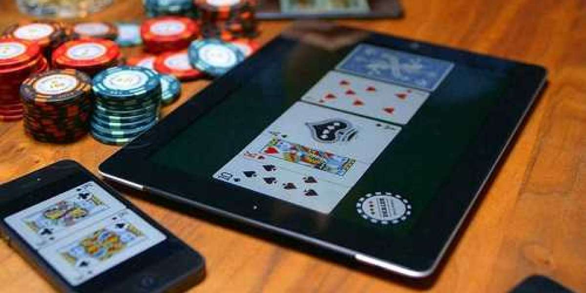 Mobile Gambling Market Size [2032]